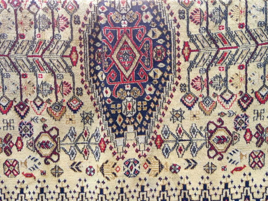 голям персийски килим