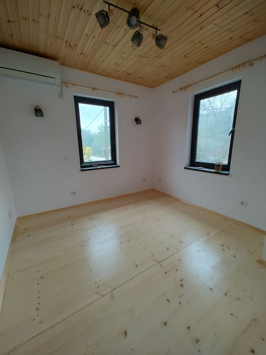 Собственикът продава еднофамилна къщата. На 18 км от гр. Приморско.