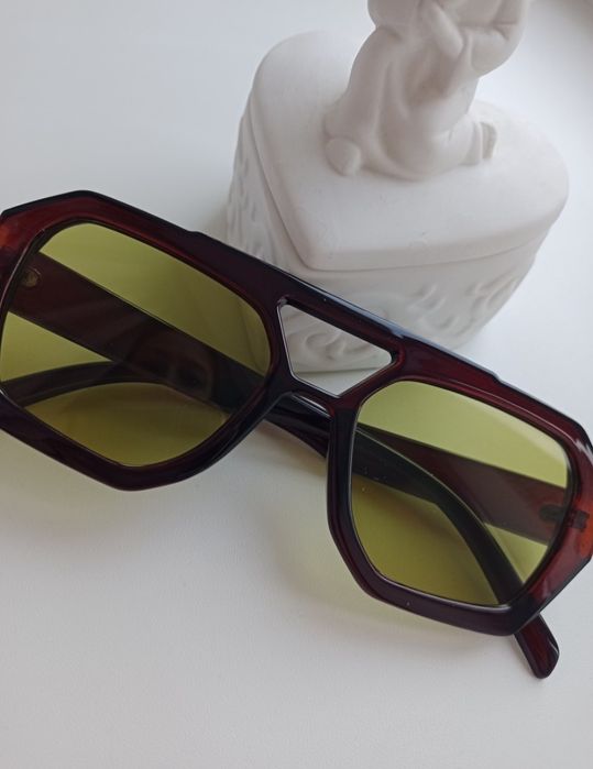 продаю новые очки с чехлом