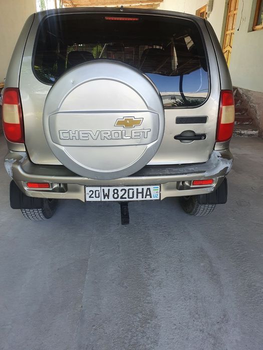 Niva chevrolet sotiladi