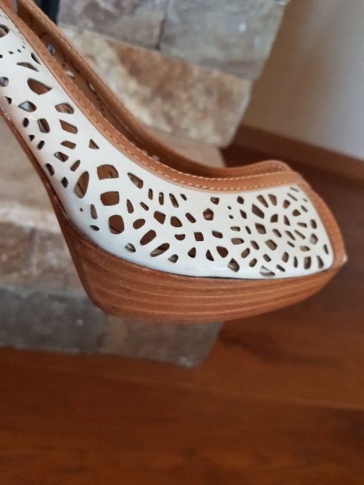 Loro Piana нови чехли, Елегантни обувки c висок ток