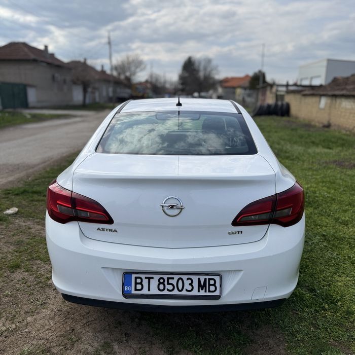 Opel Astra 1.6 cdti