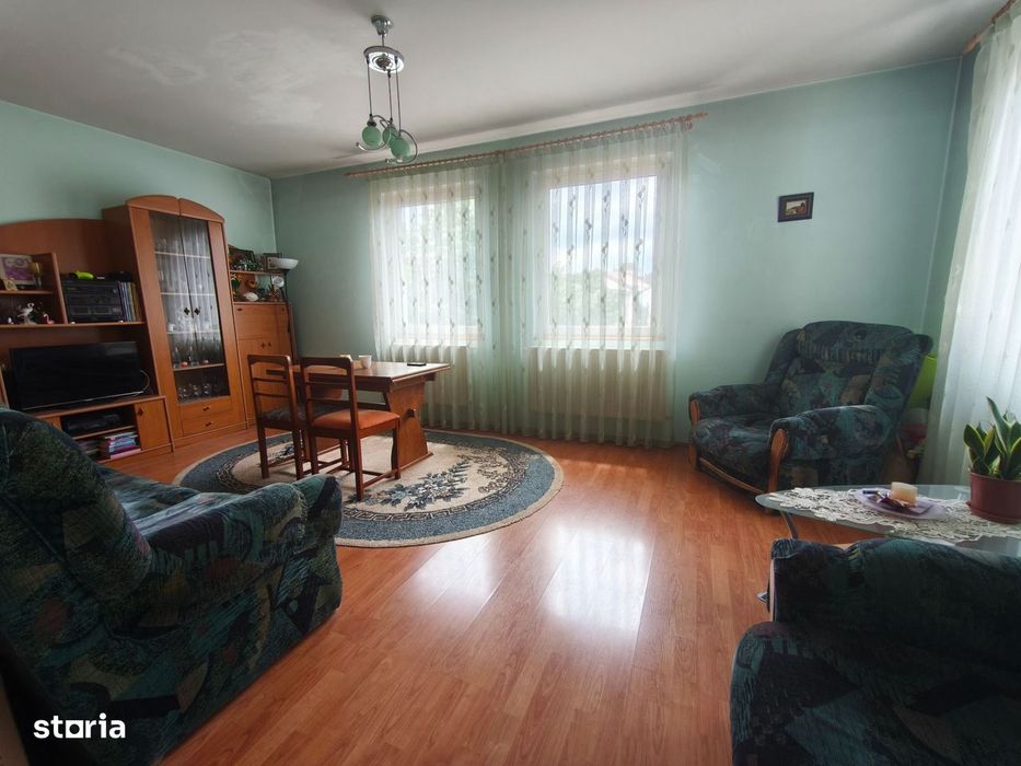 Apartament 3 camere, 97 mp(etaj 1) + 2 spații anexe în aceeași curte