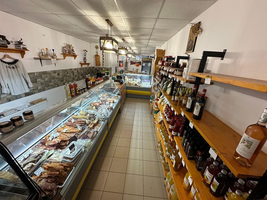 Vand afacere la cheie - Bacanie cu produse traditionale - Magazin