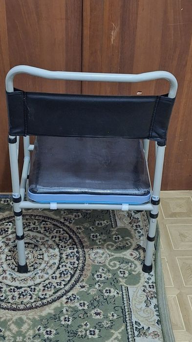 Санитарный.  стул