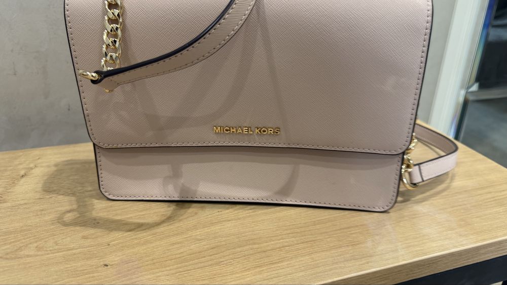 Продам сумку Michail Kors оригинал