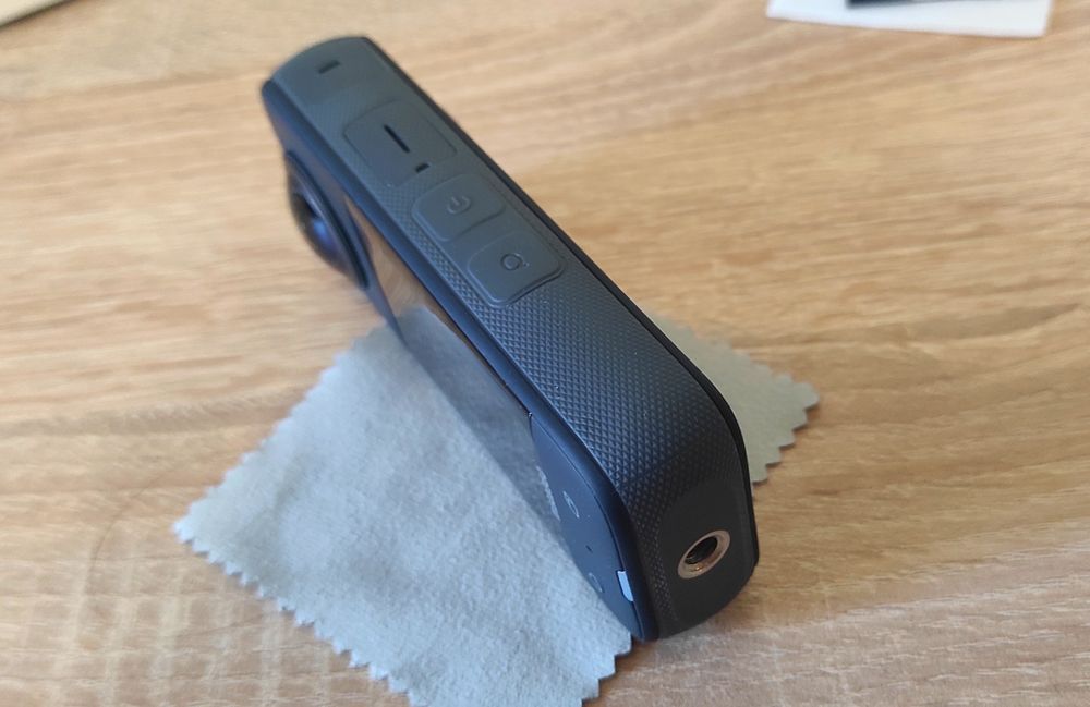 Insta 360 x3 + аксесоари, екшън камера 360 градуса