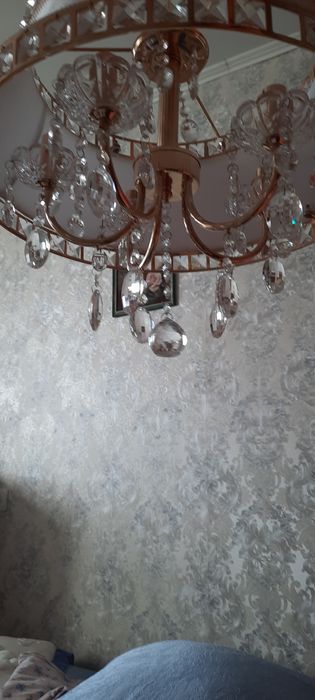 Продам люстру хрустальную