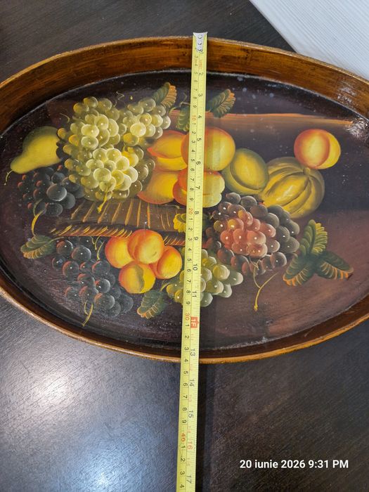 Tavă veche,pictată si lucrată manual