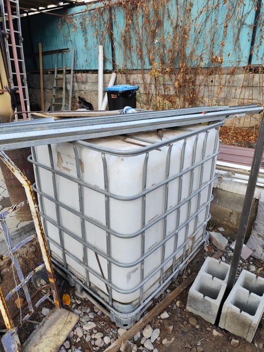 Продам кубовку пластиковую