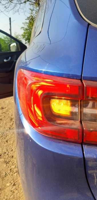 Lampă stânga stop frână  Renault Kadjar cu defect lumină frână