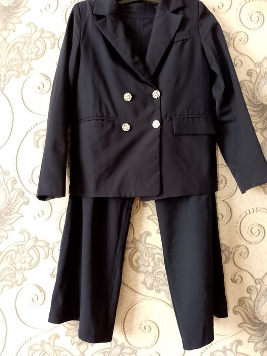 Продается школьная форма двойка