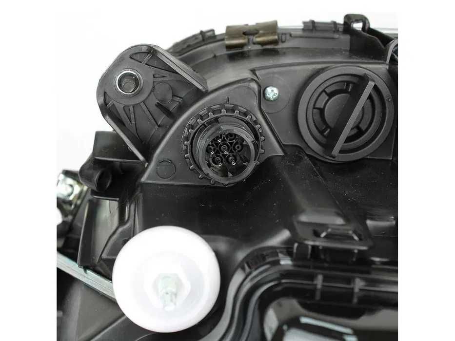 Фарове Фар за Мерцедес Актрос МР3 /MERCEDES ACTROS MP III 2008 - 2012