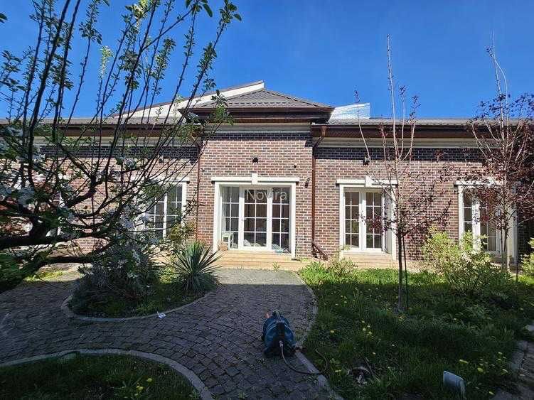 Inchiriez vila cu gradina generoasa