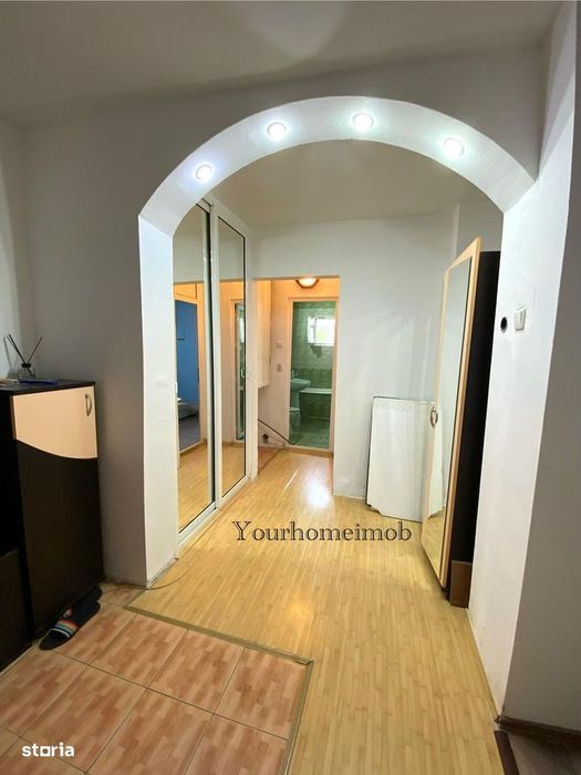 Apartament 3 camere semidecomandat, Craiovița Nouă, 3/10