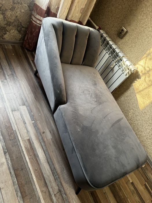 Диван интерьерный