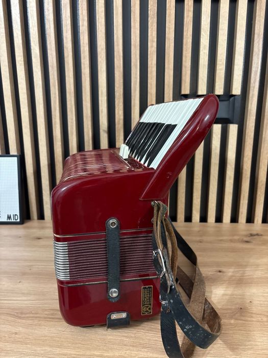 Acordeon Cantulia cu 40 de basi