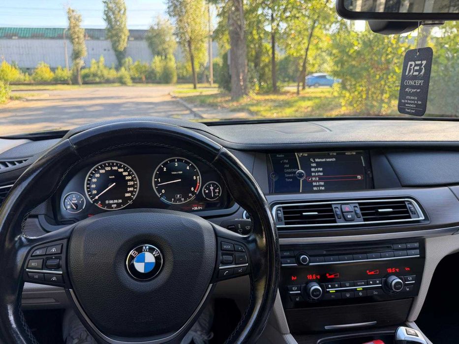 BMW 740d xDrive – 2012 – Stare impecabila