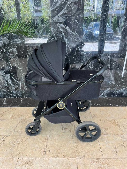 Carucior Venicci Upline Negru - 3 in 1 (landou, scoica si sport)