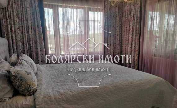 Продава се Тристаен апартамент в Велико Търново, Център - 230 кв.м за 1066 €/кв.м - Снимка #11