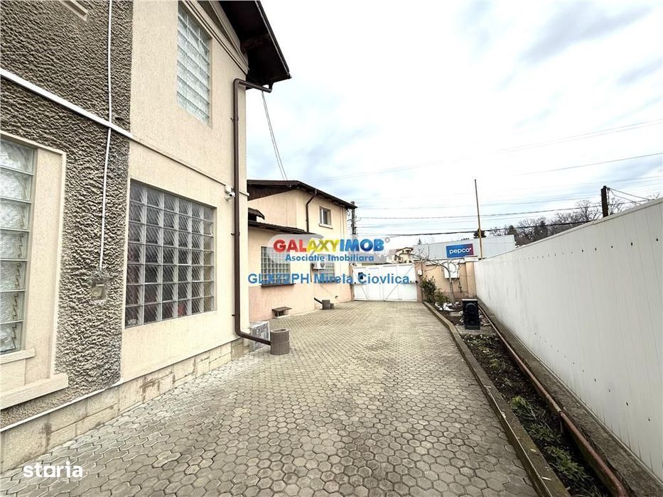 Vanzare Casa\/Vila cu spatiu comercial chiar in Centru