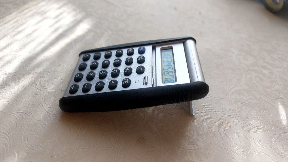 Продаю калькулятор