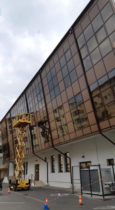 Firma servicii de curatenie industriala