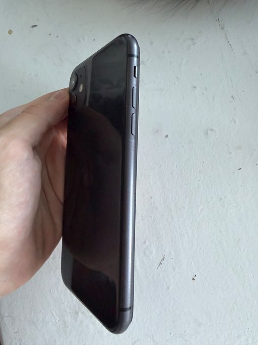 Продам iPhone 11