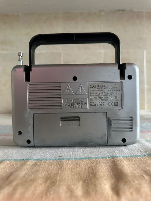 Vând radio cat funcțional.