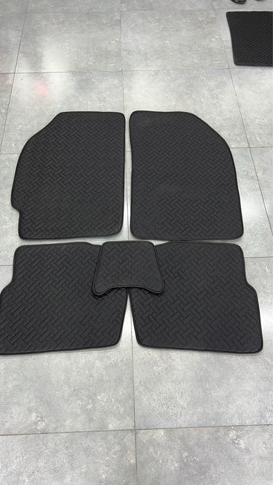 Moshina uchun poliklar (AKSIYA)