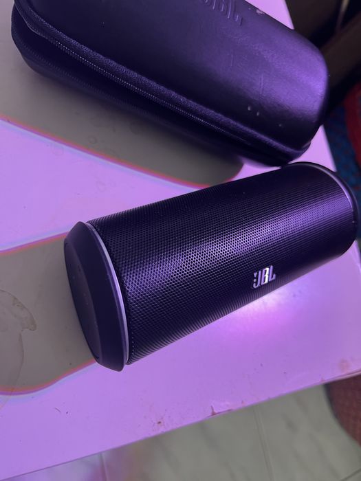 Тонколонка JBL преносима