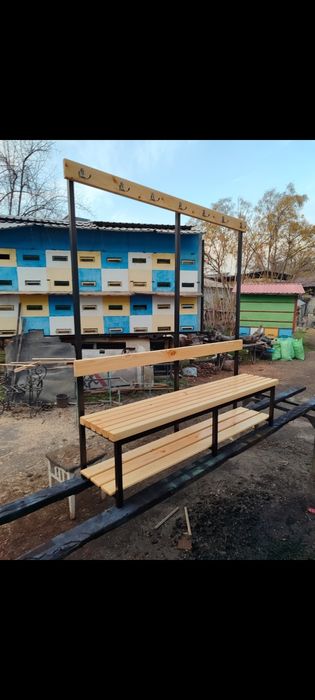 Скамейка с вешалками 1,9 м /1, 8 м