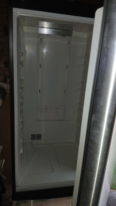 Хладилник с фризер