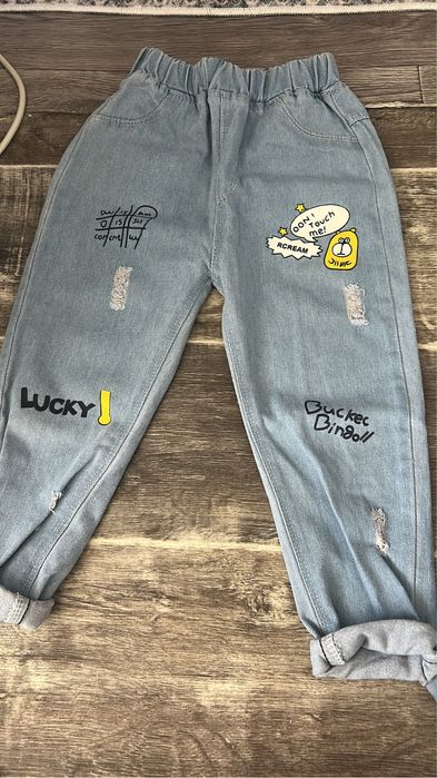 Продам джинсы детские