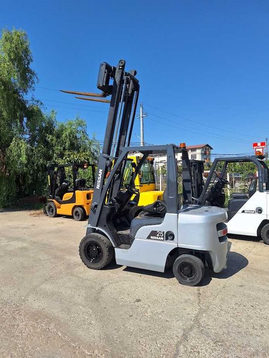 motostivuitor diesel 3 tone la 3 metri Nissan Unicarriers an fab 2020 in rate