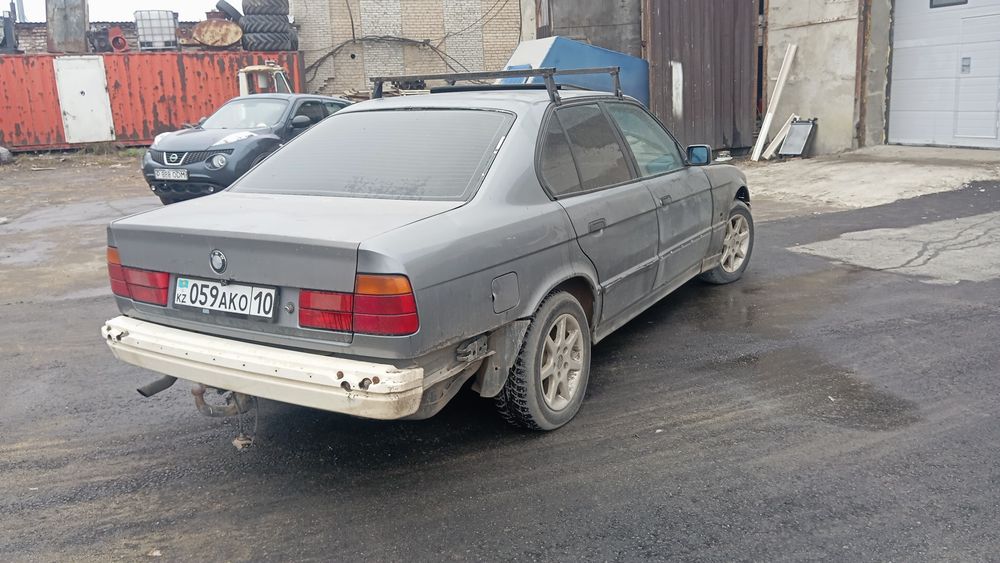 Продам срочно бмв