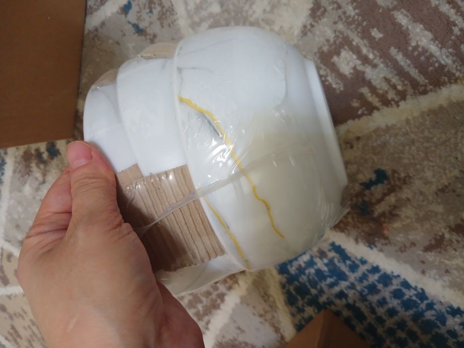 Продаю посуду из небьющегося материала фирмы **Dinova Saina**,