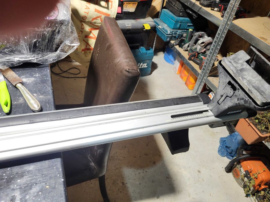Bare transversale Thule universale aluminiu