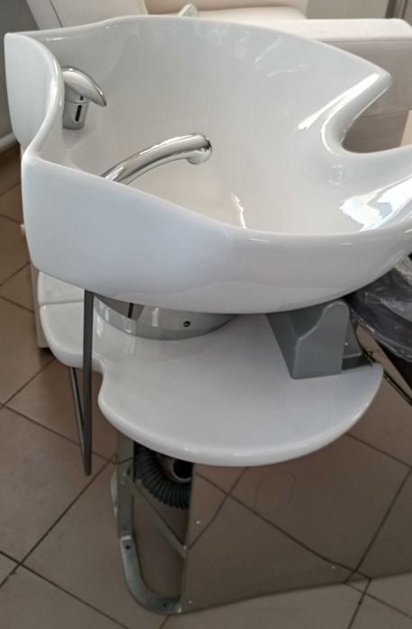 Кресло - мойка для салона красоты