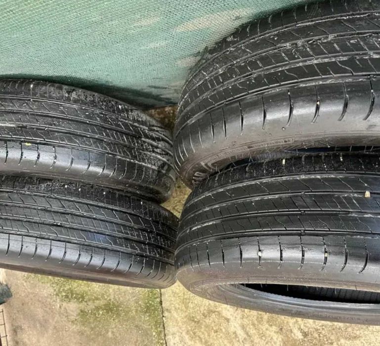 Set 4 Anvelope Vara Goodyear EfficientGrip 215/60 R17 DOT 2024 - Rulate 5000km compatibile Dacia Duster, Nissan, Toyota etc