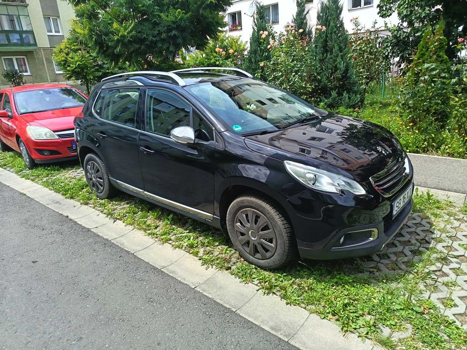 Peugeot 2008 1,2benzină, 82cp din 2015