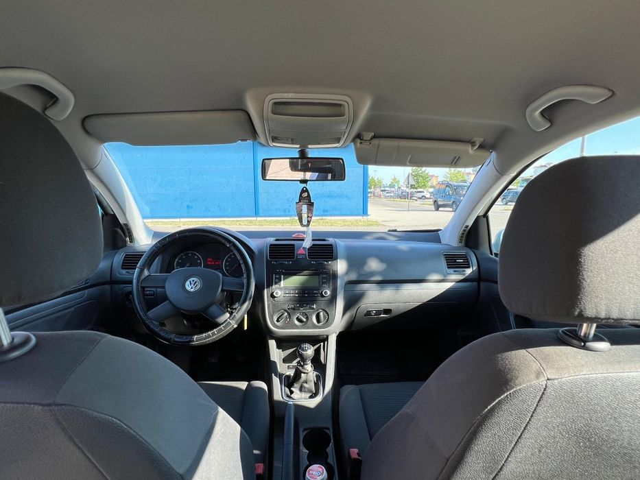 Vând Volkswagen Golf 5