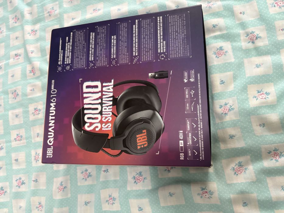 Casti wirelles jbl quantum 610