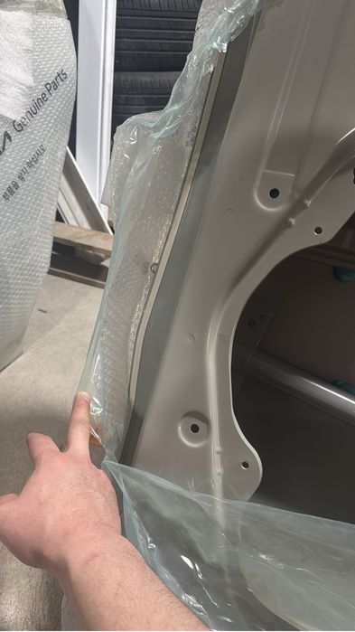 Задняя лева дверь Kia Sorento