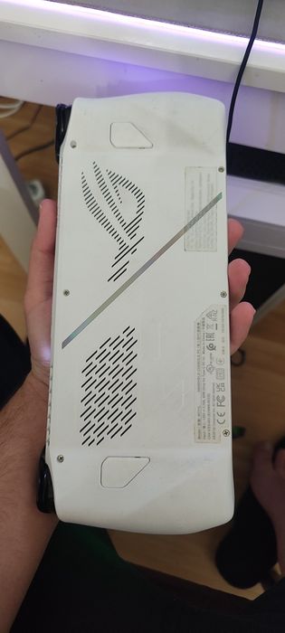 Asus ROG ally z1 extreme