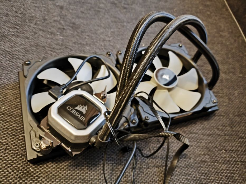 Водяное Охлаждение Corsair !!!