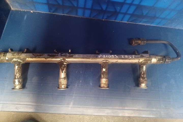 Rampa injectoare 03F133320C Volkswagen VW Polo a 4-a generatie 9N
