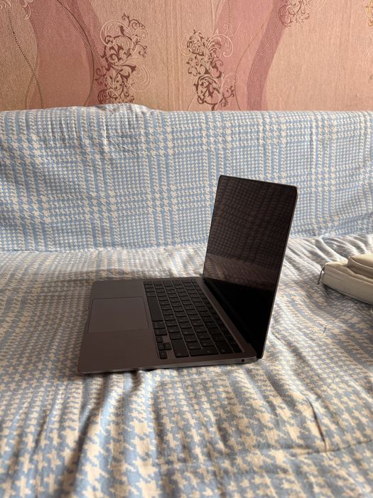 Срочно продам macbook air 13- inch