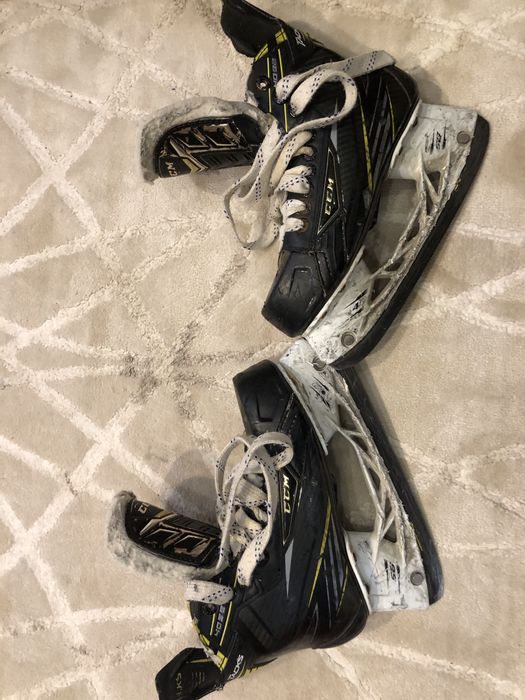 Коньки хоккейные