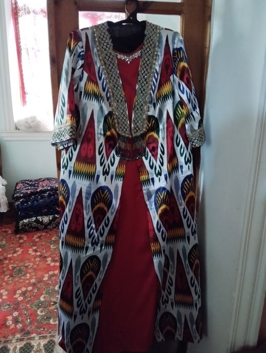 Абая сотилади размер 54-56 икки соат кийганман.